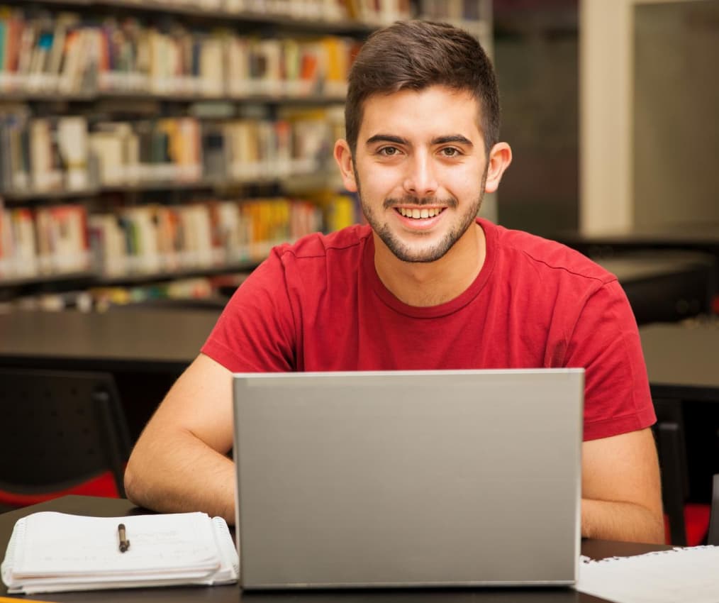  Empowering Students for a <span class='title3 text-theme2'>Brighter Future</span>